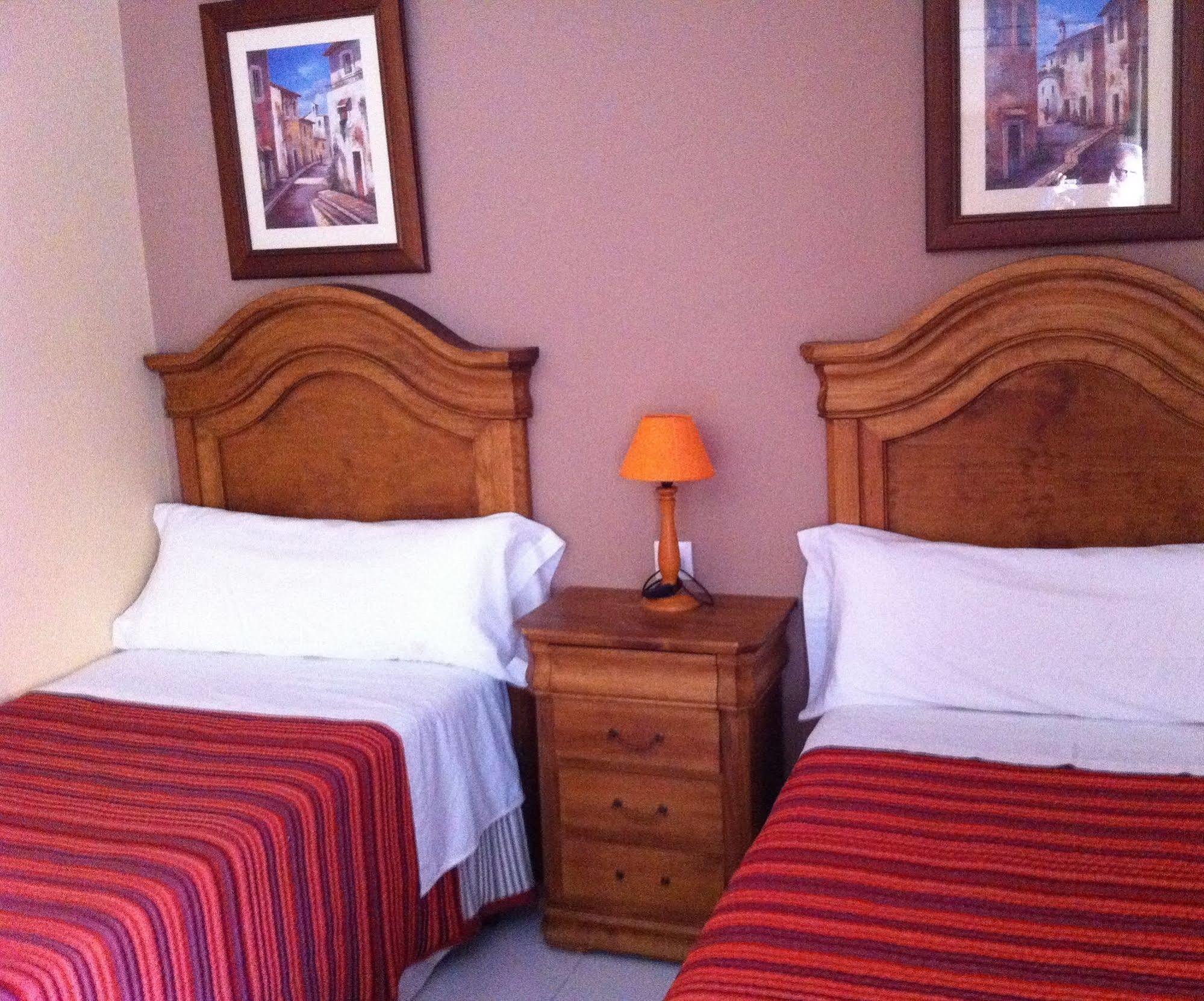 Hostal La Calzada Tarifa Dış mekan fotoğraf
